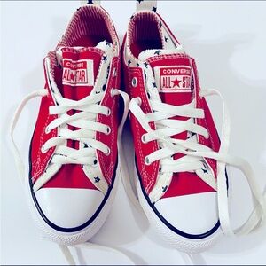 Converse All Star SZ 2.5 Junior -  Low Canvas Shoes - Double Tongue Red W/ Stars